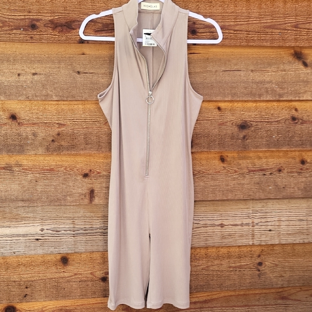 NICHOLAS Paola Beige Ribbed Jumpsuit/Romper Design NWT Medium